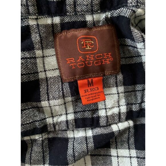 Lot of 2 Men's Flannels SZ Medium 100% Cotton Old Navy Ranch Tough - Picture 8 of 9